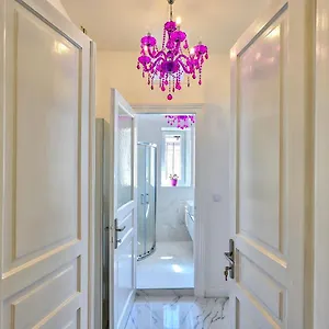 Appartement Collins Amethyst Center, Pula